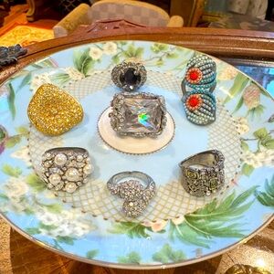 Lot of 7 gorgeous rings